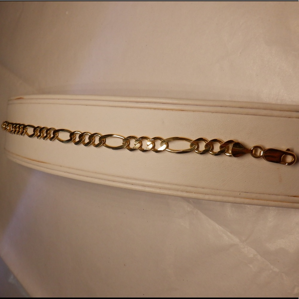 New 14k gold figaro bracelet 7’inches 6mm